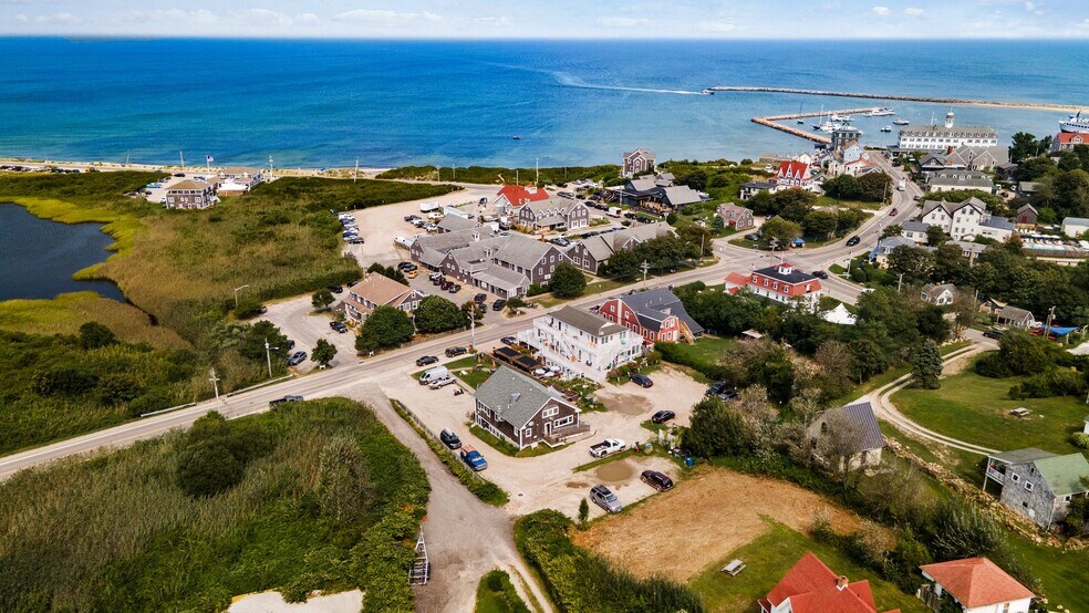85 Ocean Ave, New Shoreham, RI à vendre - Photo de l’immeuble – Image 3 sur 48