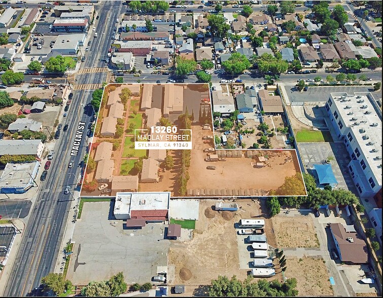 13260 Maclay St, San Fernando, CA à vendre - Photo de l’immeuble – Image 2 sur 4