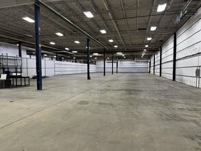145 Cane Creek Industrial Park Rd, Fletcher, NC à louer Photo de l’immeuble– Image 2 sur 2