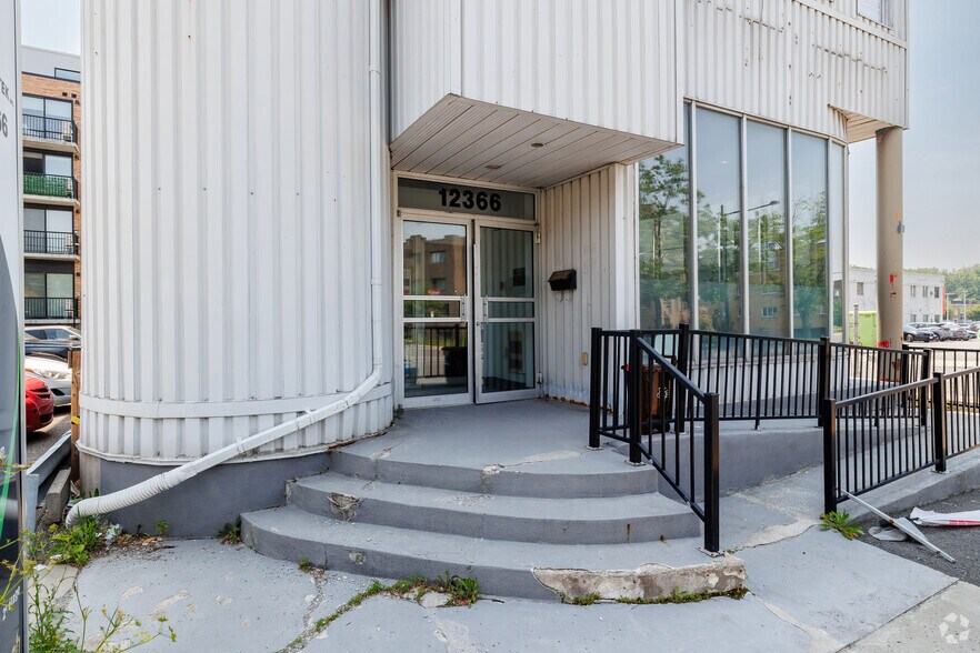 12366-12370 Rue Lachapelle, Montréal, QC à vendre - Photo de l’immeuble – Image 3 sur 3