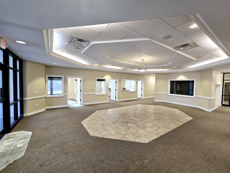 701 Mutual Ct, Raleigh, NC à louer - Photo de l’immeuble – Image 2 sur 55