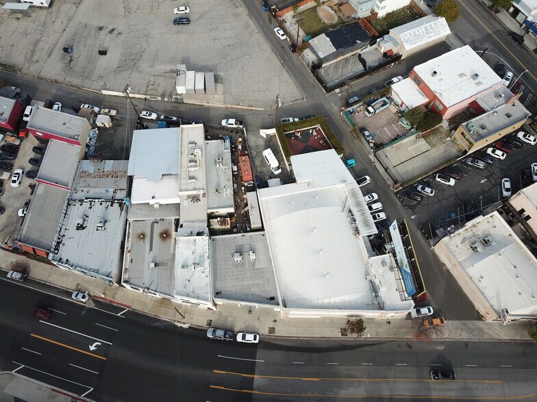 7241 Foothill Blvd, Tujunga, CA à vendre - Photo de l’immeuble – Image 3 sur 8