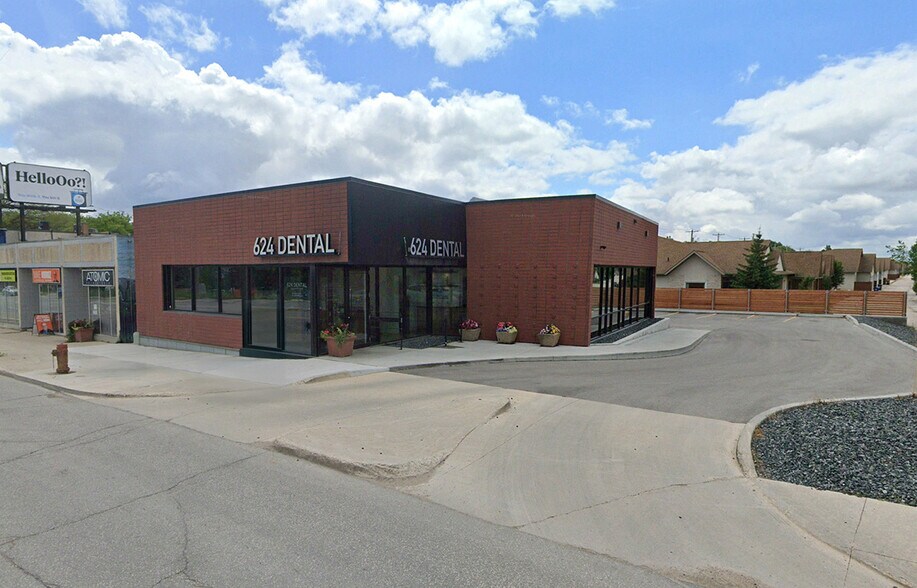 612-620 Academy Rd, Winnipeg, MB à louer - Photo de l’immeuble – Image 3 sur 5