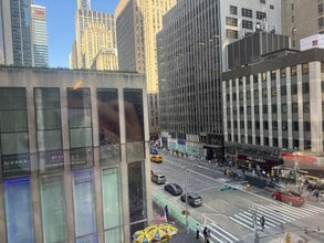 1185 Avenue of the Americas, New York, NY à louer Photo intérieure– Image 1 sur 3