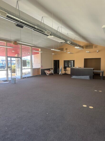 2805 Vineyard Ave, Oxnard, CA à vendre - Photo de l’immeuble – Image 2 sur 26