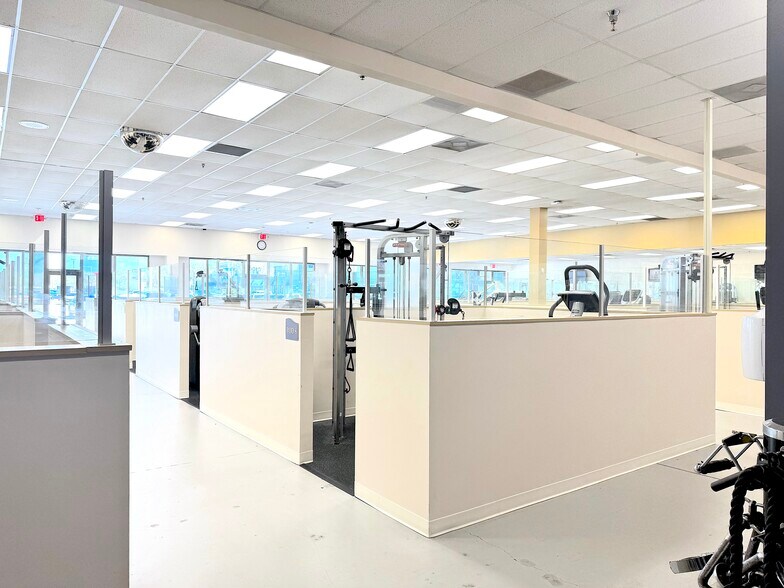 3045-3055 Columbia Blvd, Titusville, FL à louer - Photo de l’immeuble – Image 3 sur 9