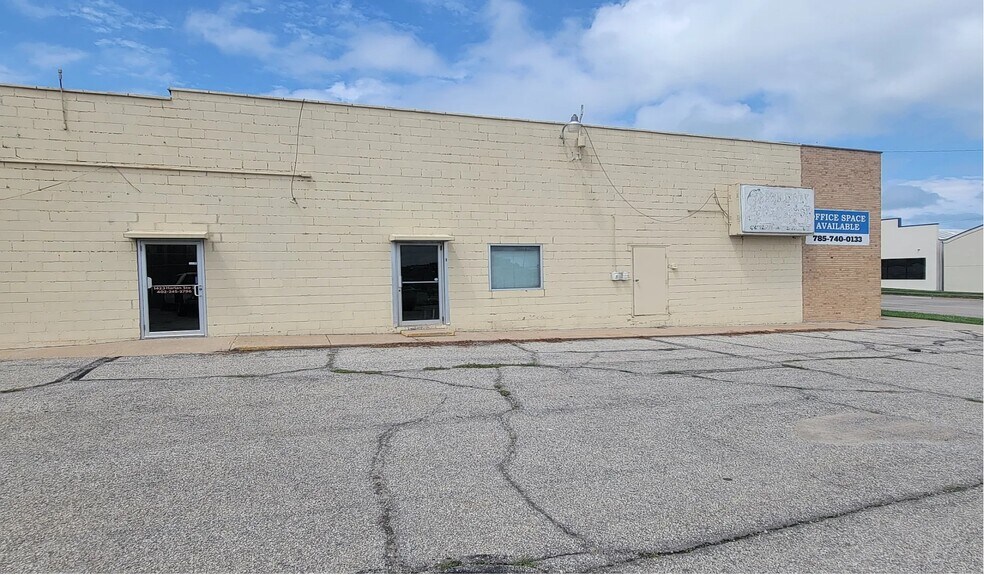 1423 Harlan St, Falls City, NE à louer - Photo de l’immeuble – Image 2 sur 2