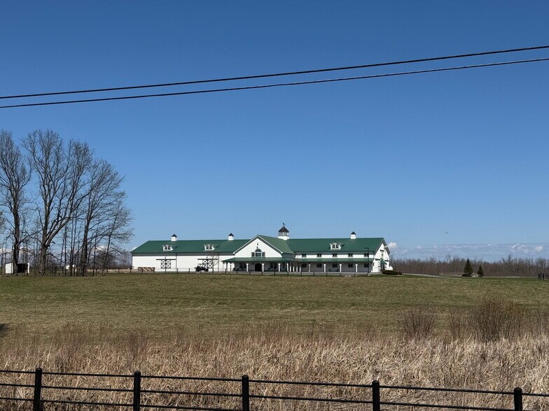 115 Hilltop Dr, Phoenix, NY à vendre - Photo de l’immeuble – Image 2 sur 38