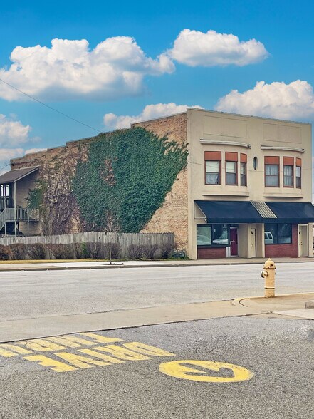 125 N Main St, Elkhart, IN à louer - Photo de l’immeuble – Image 2 sur 4