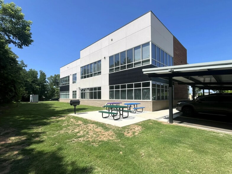 4308 Grant Blvd, Yukon, OK à louer - Photo de l’immeuble – Image 3 sur 8