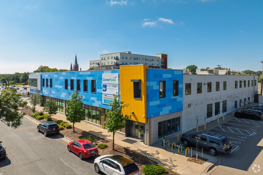 800 W Broadway Ave, Minneapolis, MN à louer - Photo de l’immeuble – Image 3 sur 4