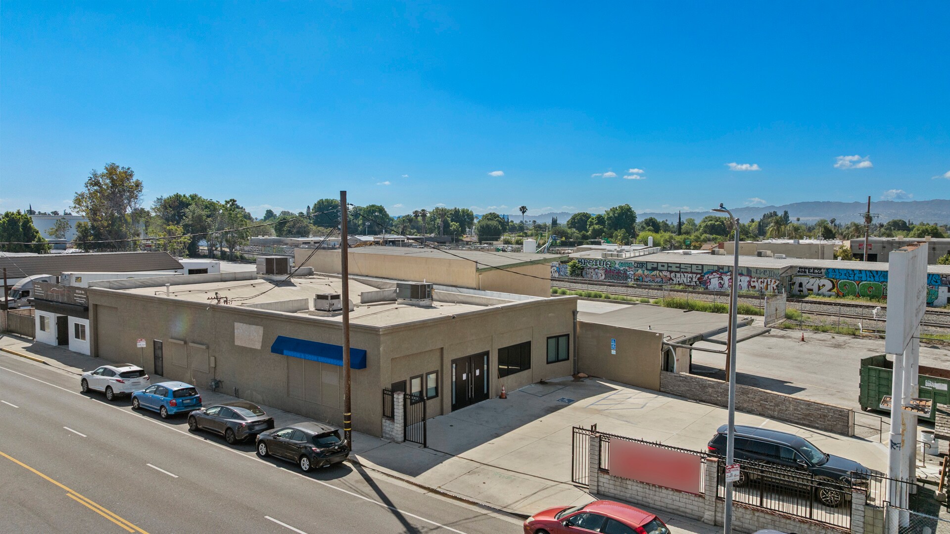 18260 Parthenia St, Northridge, CA à vendre Photo principale– Image 1 sur 7