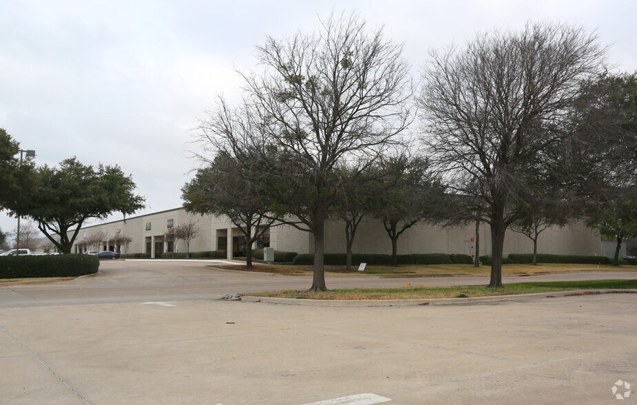 1100 Valwood Pky, Carrollton, TX à louer - Photo de l’immeuble – Image 3 sur 4