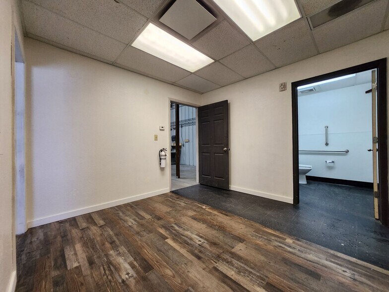 6045 Terminal Ave, Colorado Springs, CO à louer - Photo de l’immeuble – Image 3 sur 14