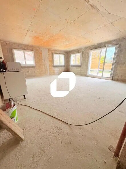 Bureau dans Fontenay-sous-Bois à louer - Photo de l’immeuble – Image 3 sur 8