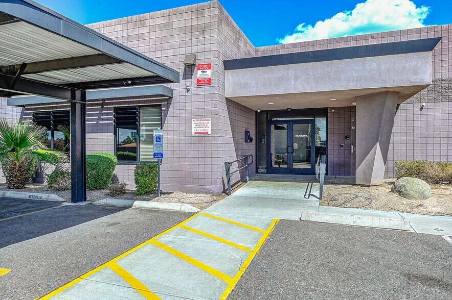 1620 N 48th St, Phoenix, AZ à louer - Photo de l’immeuble – Image 3 sur 16