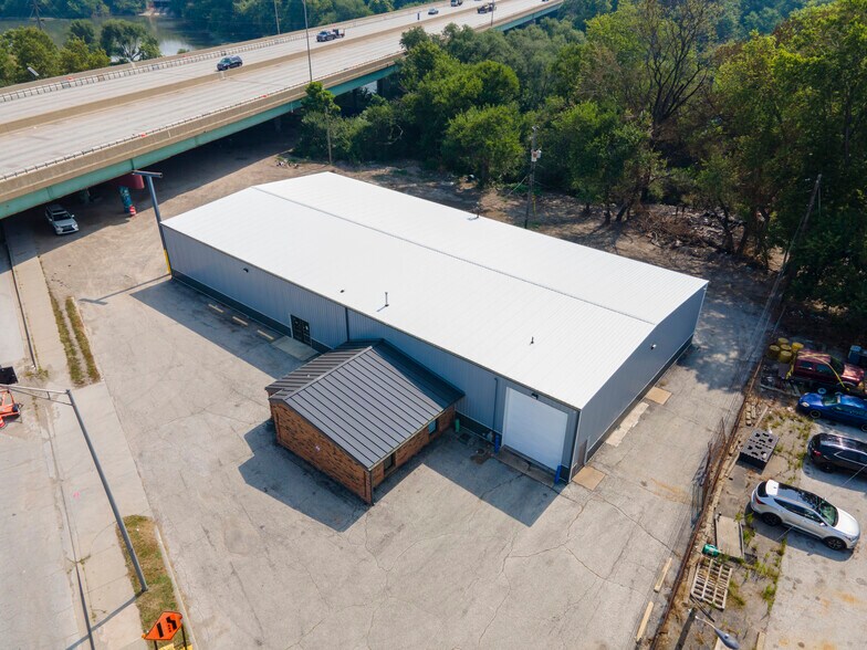 1091 Kentucky Ave, Indianapolis, IN à louer - Photo de l’immeuble – Image 3 sur 22