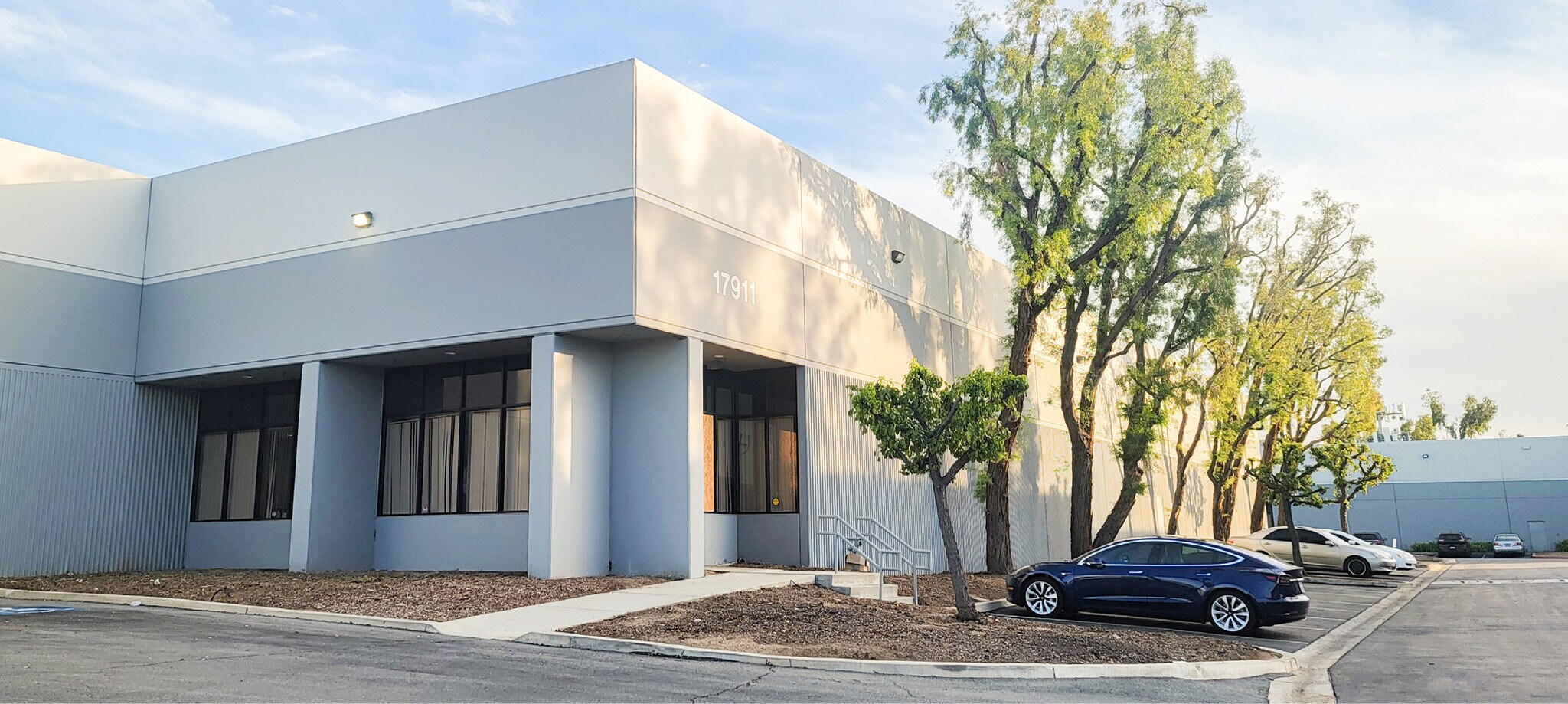 17901-17911 E Ajax Cir, City of Industry, CA à louer Photo principale– Image 1 sur 3