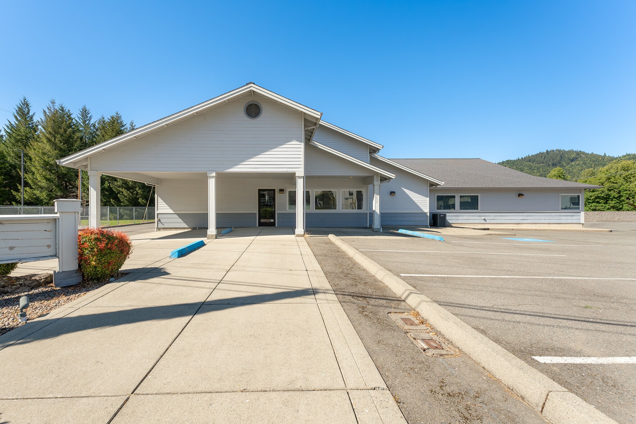 2665 Glendale Valley Rd, Glendale, OR à vendre Photo de l’immeuble– Image 1 sur 82
