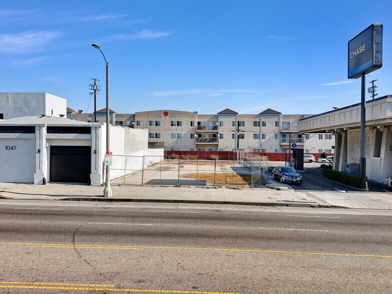 1041 W Manchester Ave, Los Angeles, CA à vendre - Photo de l’immeuble – Image 3 sur 7