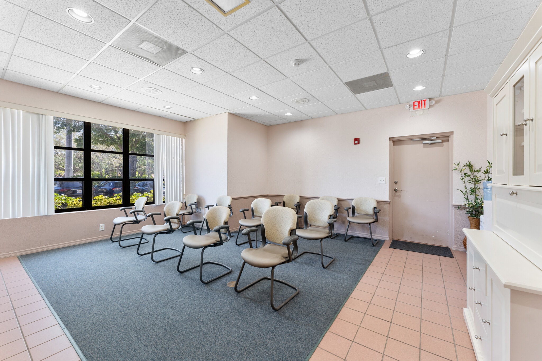 3820 Tampa Rd, Palm Harbor, FL à louer Photo intérieure– Image 1 sur 32
