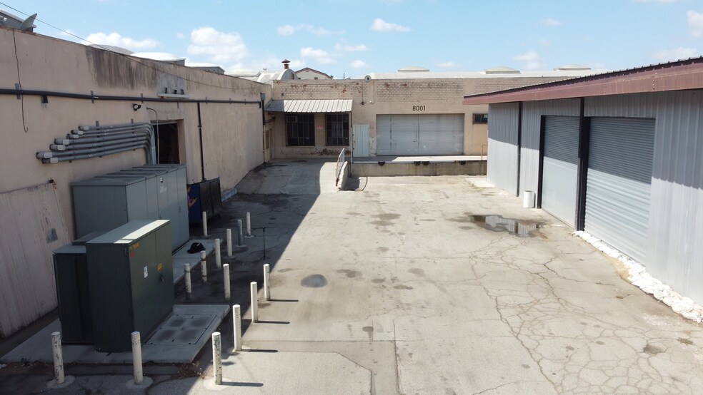 8001 Beach St, Los Angeles, CA à louer - Photo de l’immeuble – Image 2 sur 6