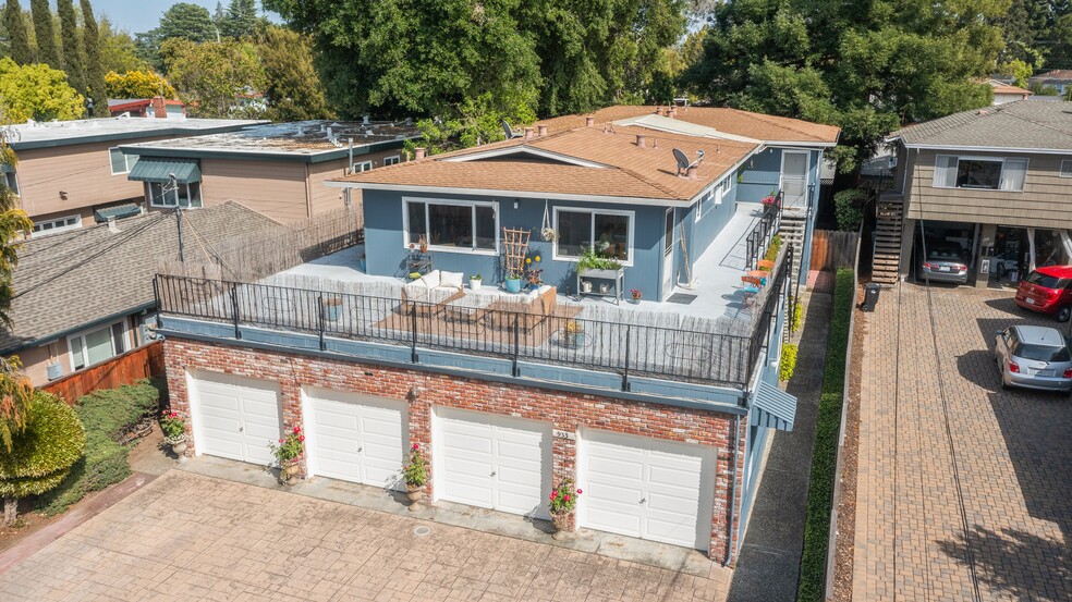 933 Florence Ln, Menlo Park, CA à vendre - Photo de l’immeuble – Image 2 sur 40
