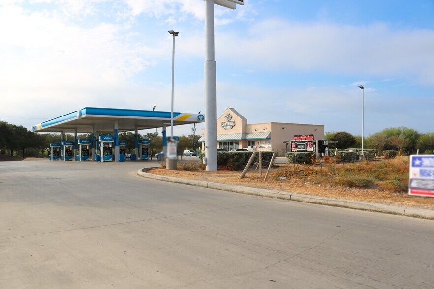 9765 Miramar Blvd, Converse, TX à louer - Photo de l’immeuble – Image 2 sur 7