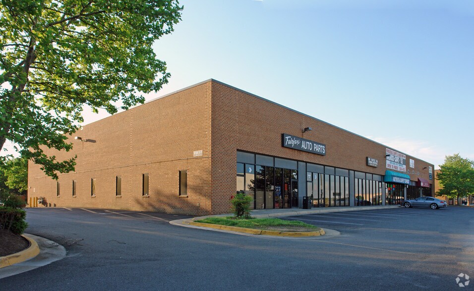8196 Terminal Rd, Lorton, VA à louer - Photo de l’immeuble – Image 3 sur 21