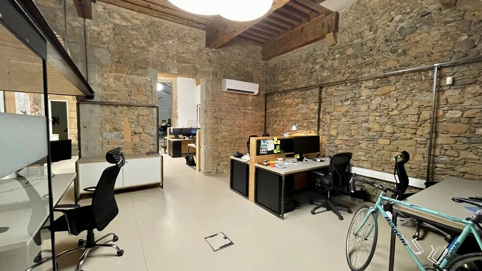 Immeuble residentiel dans Lyon à vendre - Photo de l’immeuble – Image 2 sur 8