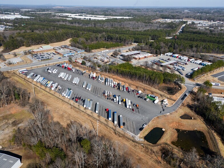 2733 Forest Pky, Ellenwood, GA à louer - Photo de l’immeuble – Image 3 sur 6