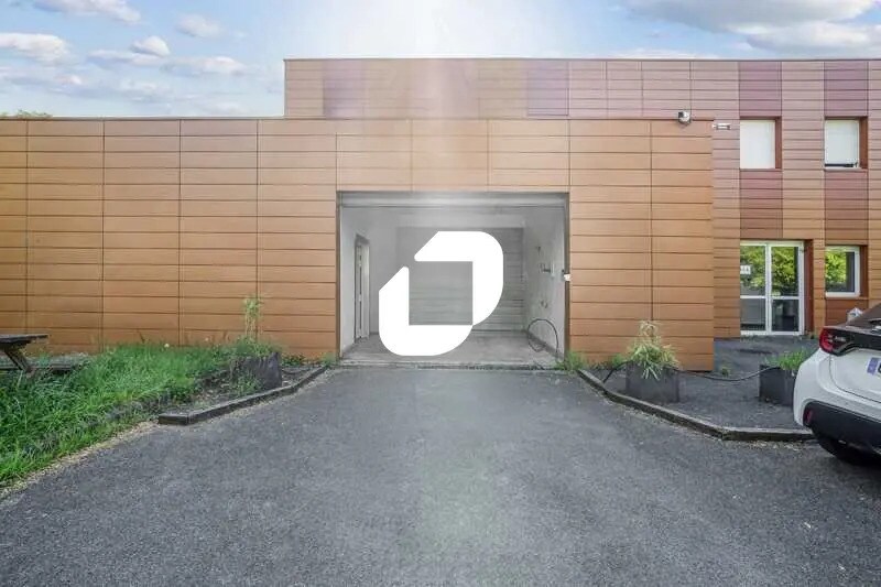 Bureau dans Tremblay-en-France à louer - Photo de l’immeuble – Image 2 sur 9
