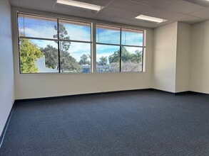 350 S Hope Ave, Santa Barbara, CA à louer Photo intérieure– Image 1 sur 4