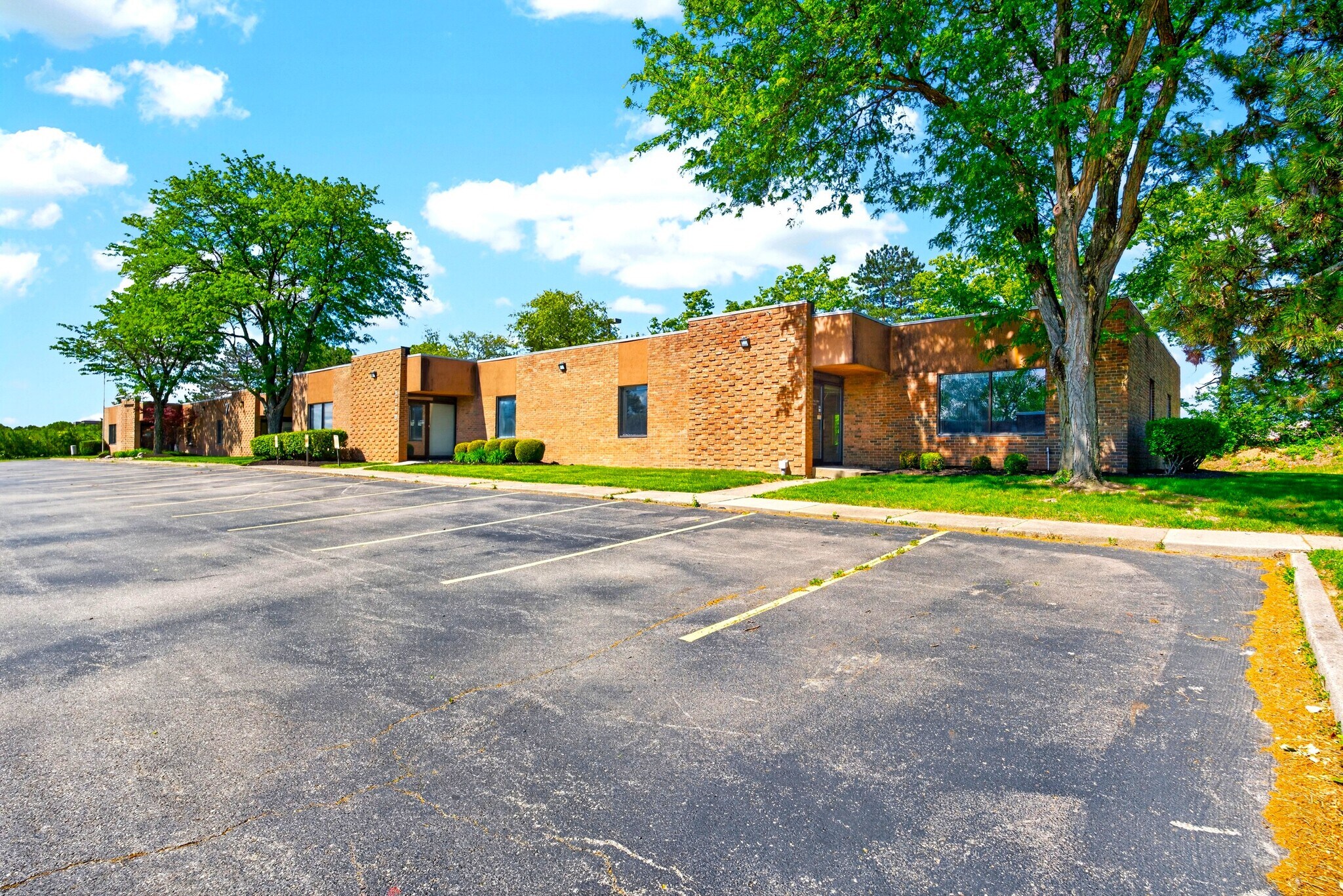 3160-3162 Presidential Dr, Fairborn, OH à louer Photo de l’immeuble– Image 1 sur 9