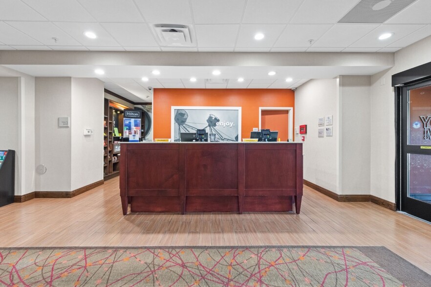 1700 Commerce Blvd, Opelousas, LA à vendre - Hall d’entrée – Image 3 sur 17