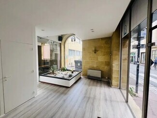 Plus de détails pour Local commercial à louer