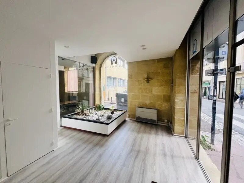 Local commercial dans Bordeaux à louer Photo de l’immeuble– Image 1 sur 7