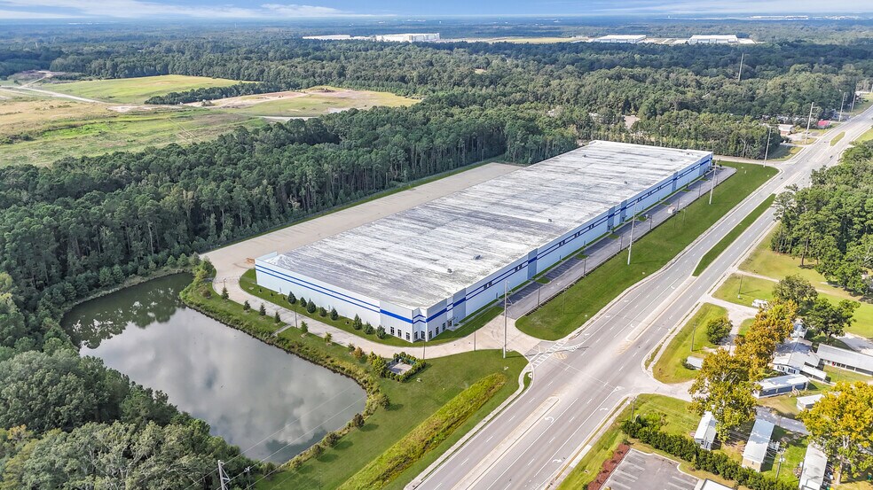 1315 Dean Forest Rd, Savannah, GA à louer - Photo de l’immeuble – Image 2 sur 4