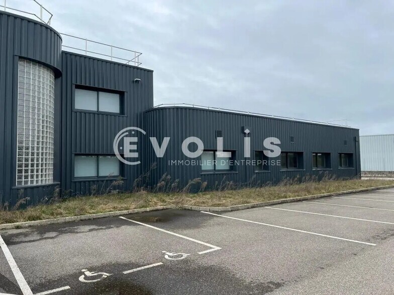 810 Rue De L'Industrie, Saint-André-de-Corcy à vendre - Photo de l’immeuble – Image 1 sur 31