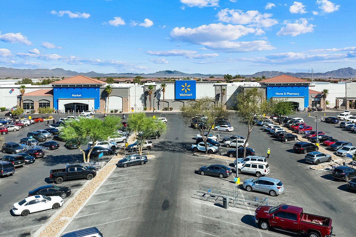 6592 N Decatur Blvd, Las Vegas, NV à louer Photo de l’immeuble– Image 1 sur 6