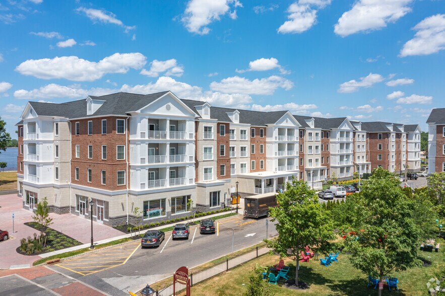 1 E Pearl St, Burlington, NJ à louer - Photo de l’immeuble – Image 1 sur 17