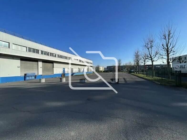 Industriel/Logistique dans Goussainville à louer - Photo de l’immeuble – Image 3 sur 3