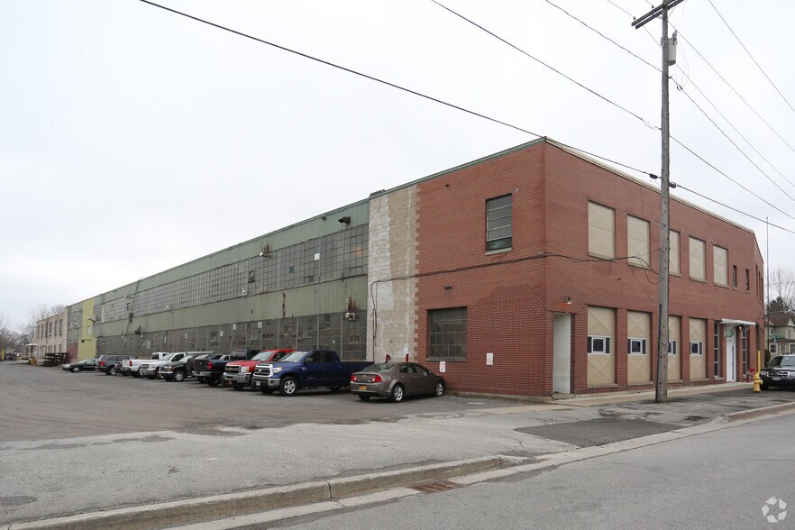 54 Church St, Le Roy, NY à louer - Photo de l’immeuble – Image 2 sur 9