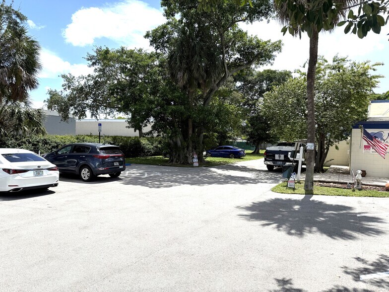 1505 N State Road 7, Margate, FL à vendre - Photo de l’immeuble – Image 2 sur 4