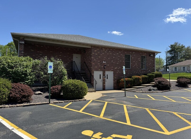 100 Springfield Ct, O'Fallon, IL à louer - Photo de l’immeuble – Image 3 sur 11