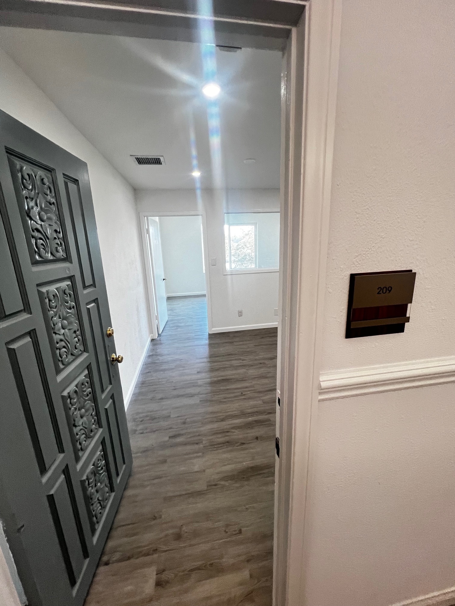 18582 Beach Blvd, Huntington Beach, CA à louer Photo intérieure– Image 1 sur 2