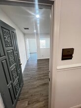 18582 Beach Blvd, Huntington Beach, CA à louer Photo intérieure– Image 1 sur 2