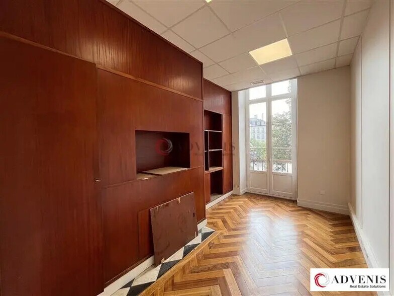 Bureau dans Bordeaux à louer - Photo de l’immeuble – Image 3 sur 12