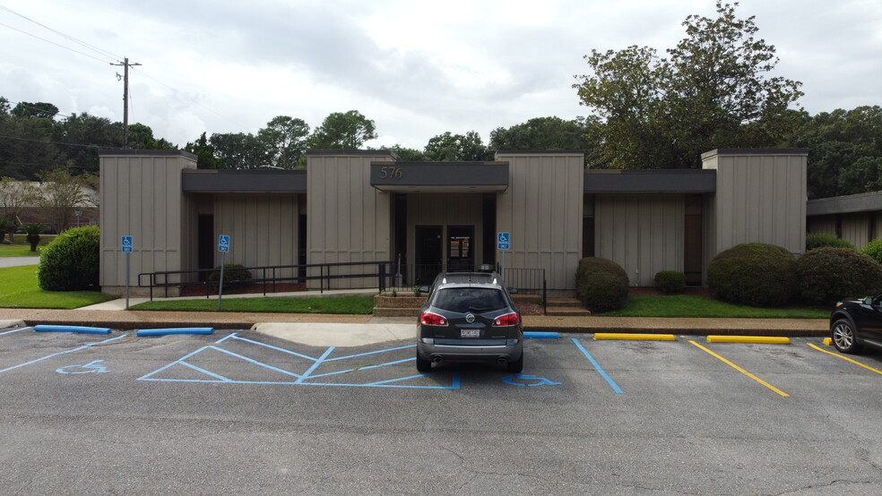 574 Azalea Rd, Mobile, AL à louer - Photo de l’immeuble – Image 3 sur 14