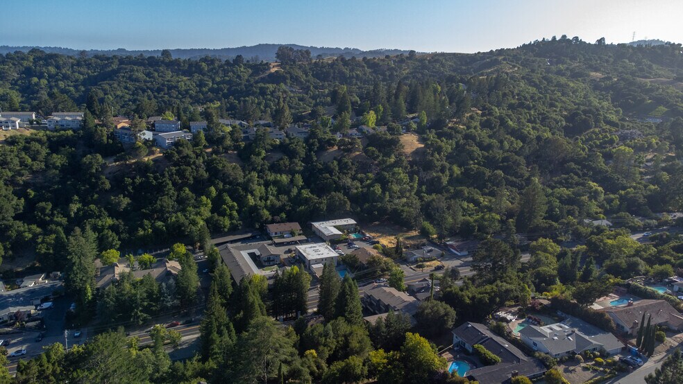 327 Rheem Blvd, Moraga, CA à vendre - Photo de l’immeuble – Image 3 sur 50